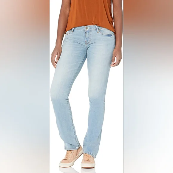 True Religion Women's Billie Mid Rise Straight Leg Jean, Light Wash, Size 24 - Picture 2 of 13